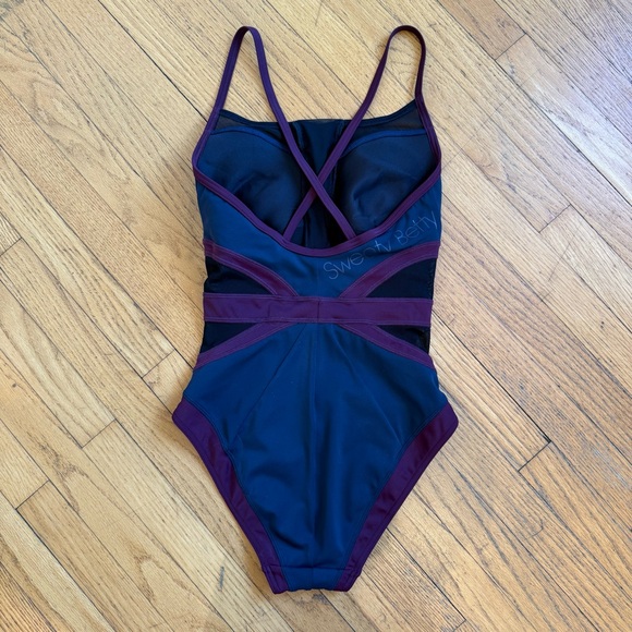 Sweaty Betty Zip Front One Piece Swimsuit - XS - Picture 5 of 8